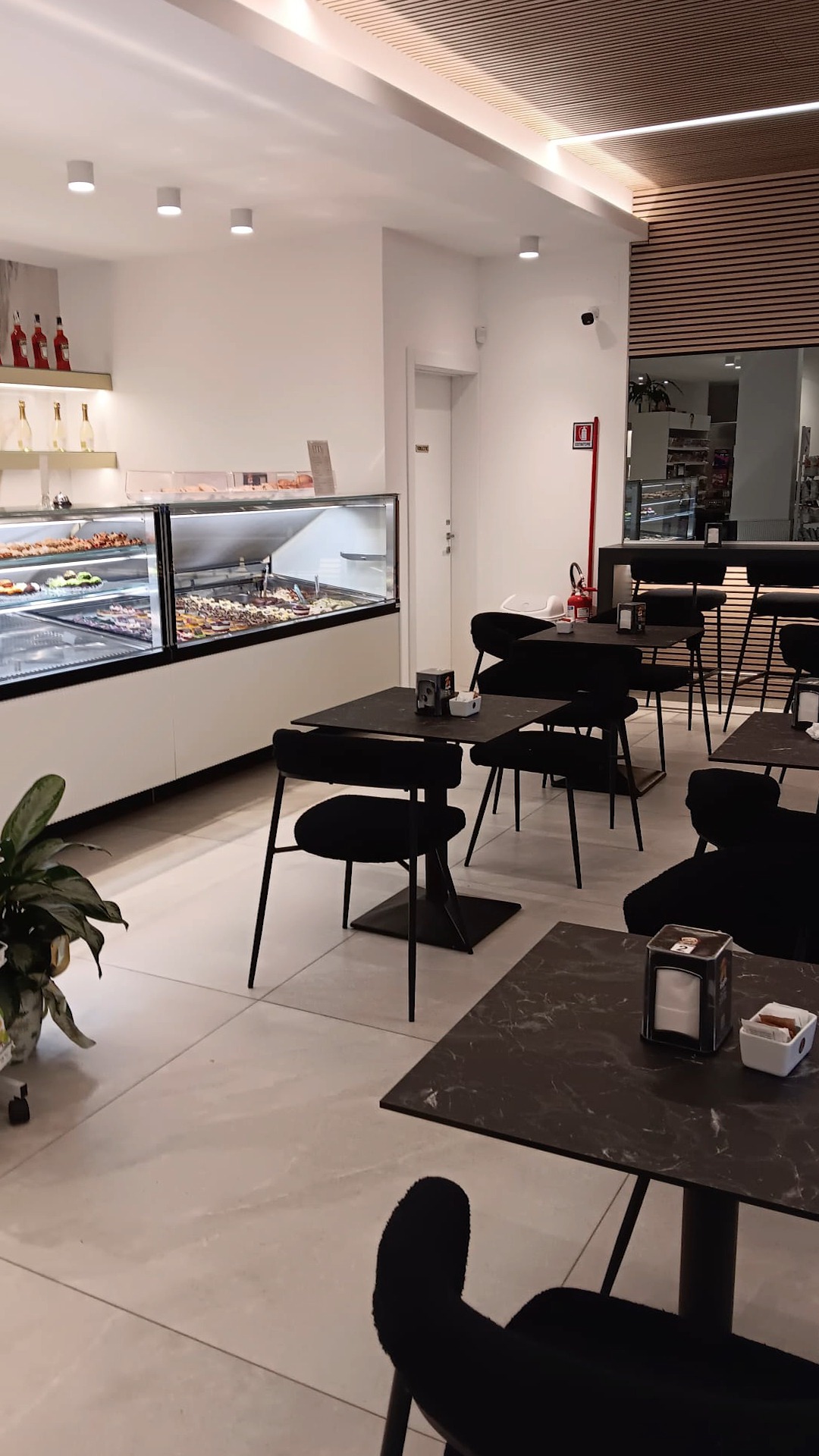 𝗦𝗮𝗺𝗼𝗱 𝗳𝗶𝗿𝗺𝗮 𝗶𝗹 𝗿𝗶𝗻𝗻𝗼𝘃𝗮𝗺𝗲𝗻𝘁𝗼 𝘁𝗼𝘁𝗮𝗹𝗲 𝗱𝗶 Enny Coffee & Food
📍